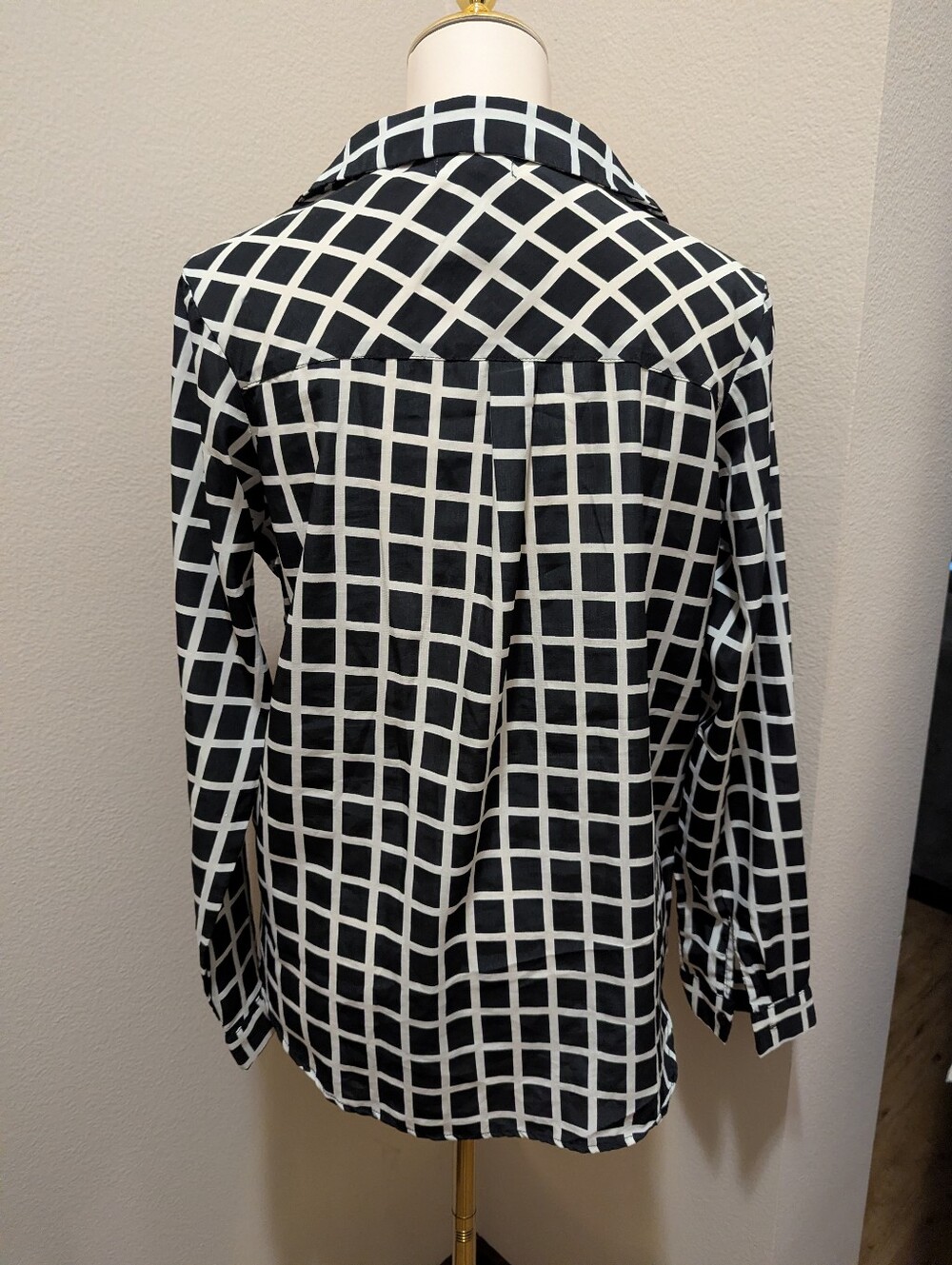 Cropped Checkered Top - Picture 5 of 10